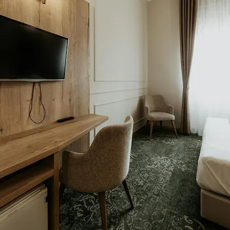 Отель Duna Wellness 4*