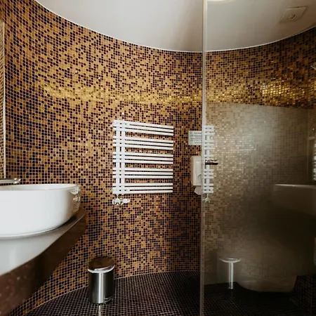 Duna Wellness Hotell